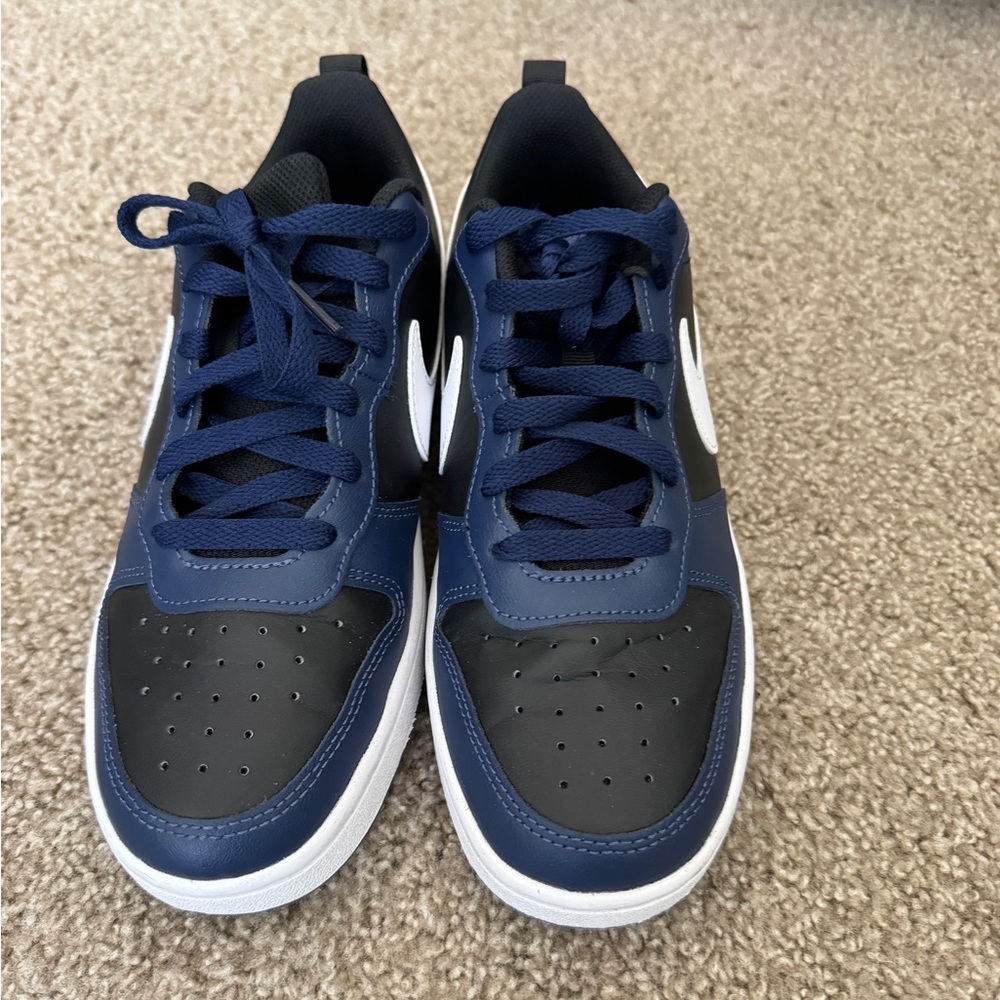 Nike Burroughs Big boys Navy, Black and White Low-Top Sneakers